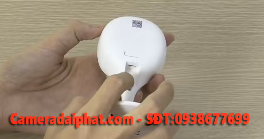 Camera Wifi Kbvision KN-H20W 5 Camera camera KN-20W sử dụng Jack nguồn bằng jack Micro USB rất dễ sử dụng.