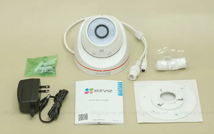 Trò chuyện 2 chiều qua camera Ezviz C4W 