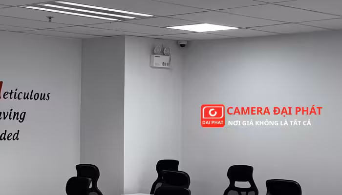 Vị trí lắp đặt quan sát hoạt động của nhân viên một cách tổng thể